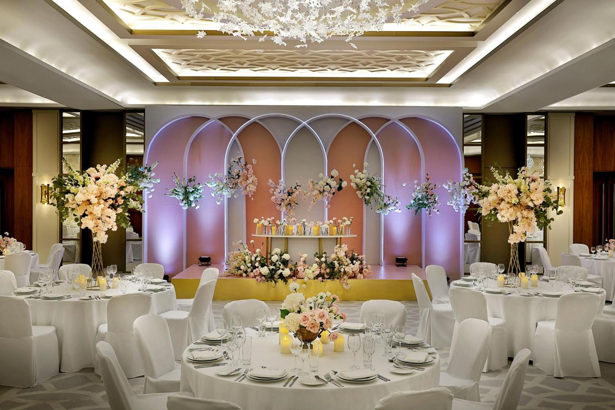 Sheraton Astana Hotel المظهر الخارجي الصورة Wedding reception at the Mandarin Oriental, Tokyo