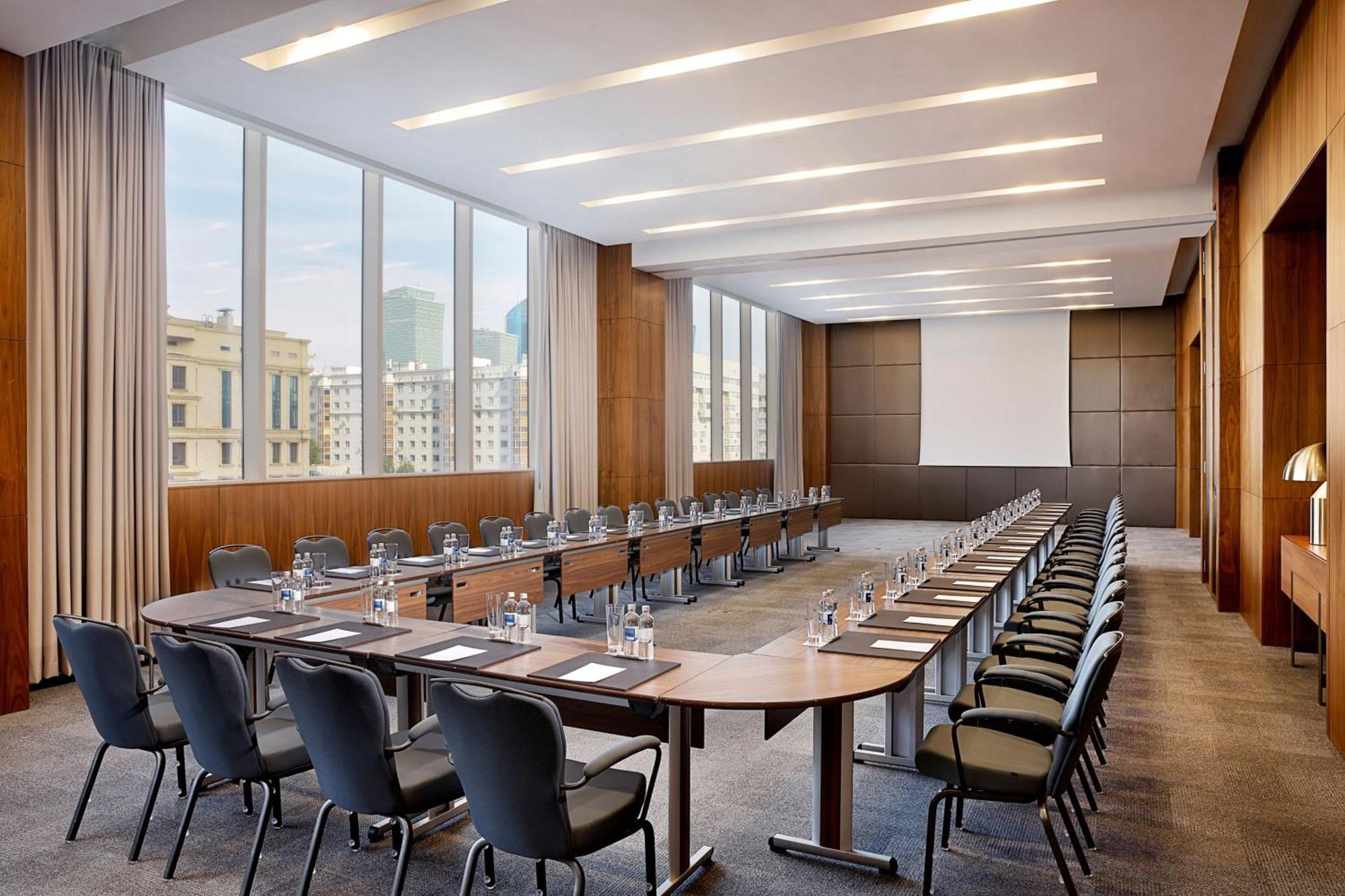 Sheraton Astana Hotel المظهر الخارجي الصورة Meeting room