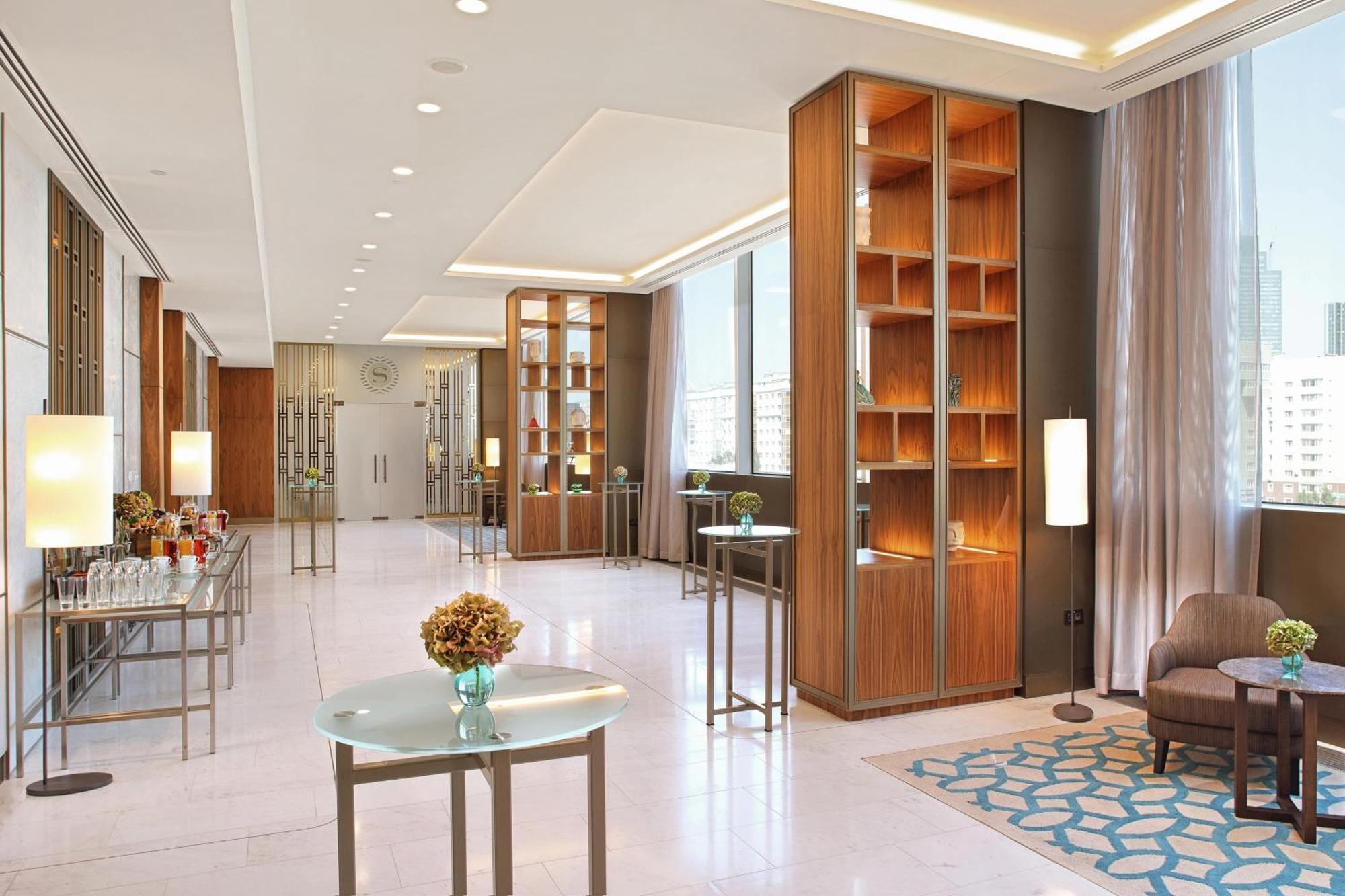 Sheraton Astana Hotel المظهر الخارجي الصورة The lobby of the hotel