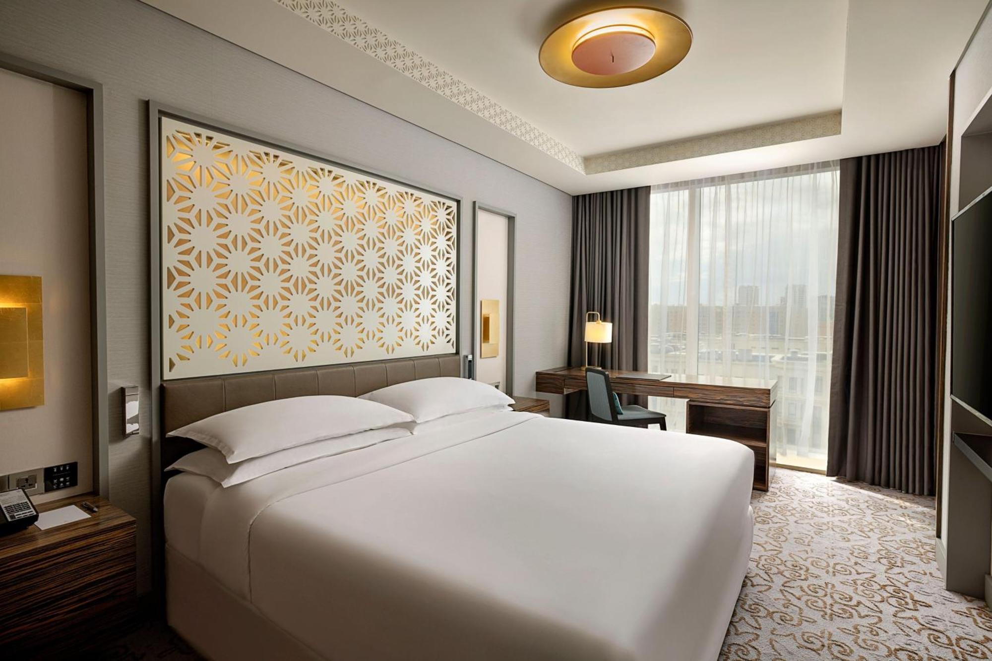 Sheraton Astana Hotel المظهر الخارجي الصورة A bedroom at the hotel