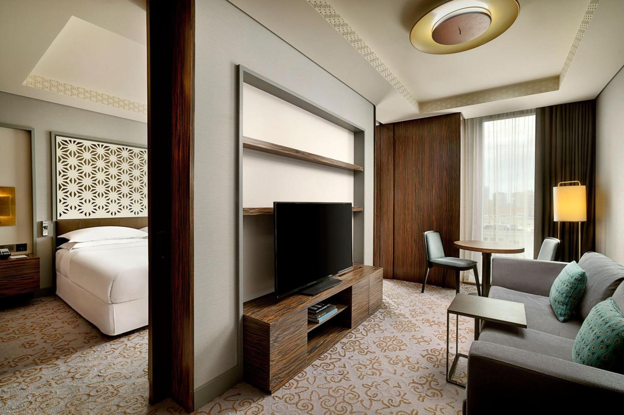 Sheraton Astana Hotel المظهر الخارجي الصورة A suite at the hotel
