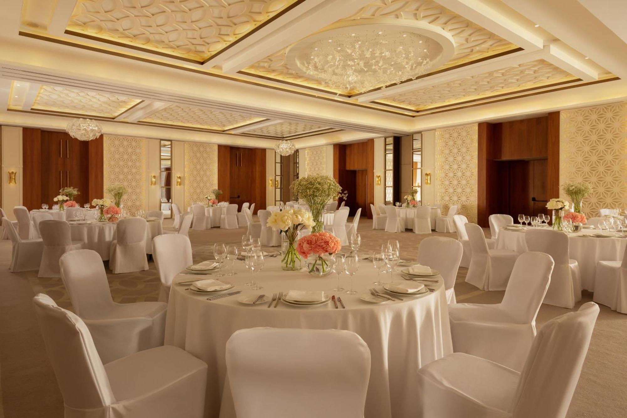Sheraton Astana Hotel المظهر الخارجي الصورة The ballroom