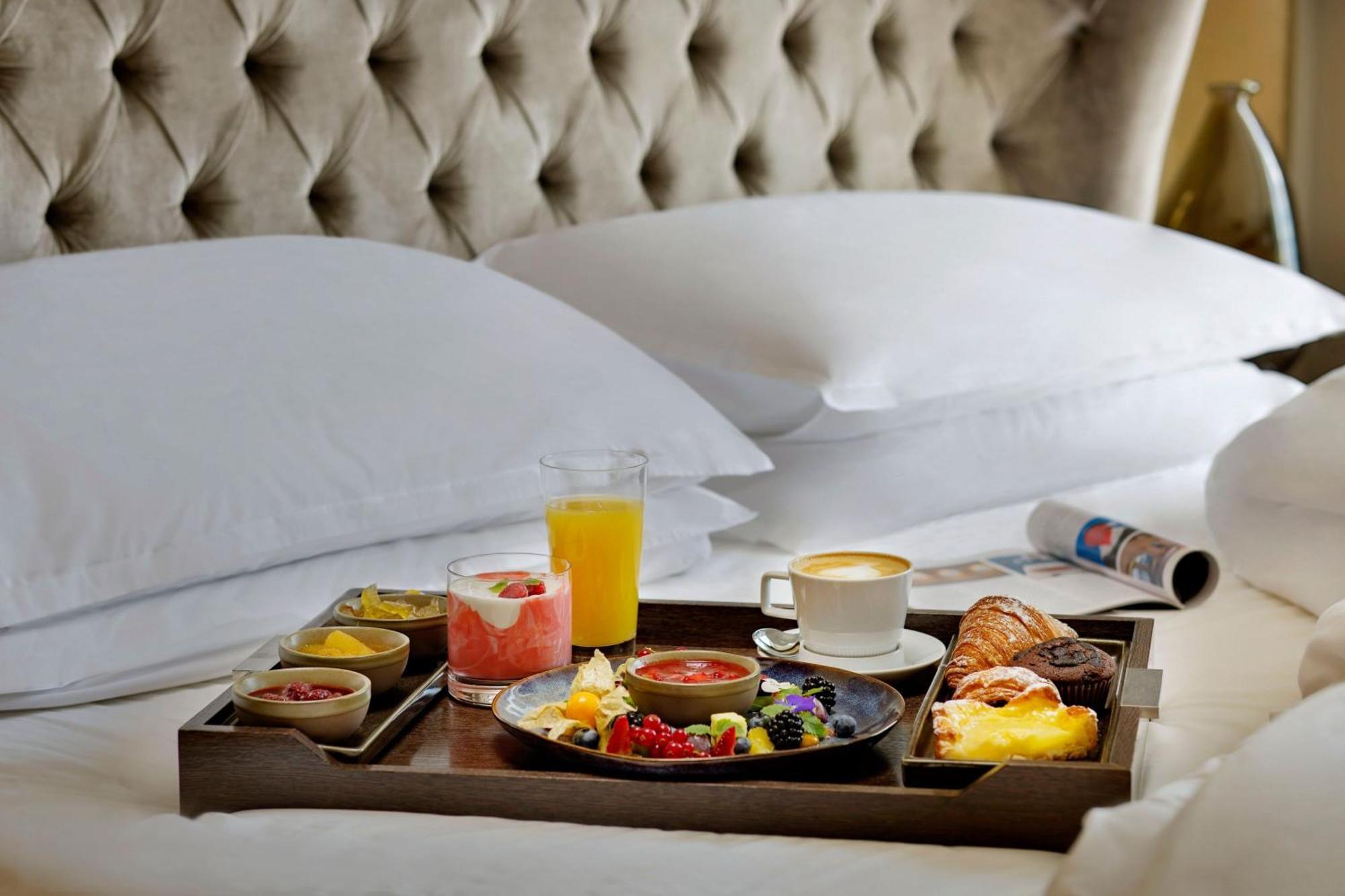 Sheraton Astana Hotel المظهر الخارجي الصورة Room service