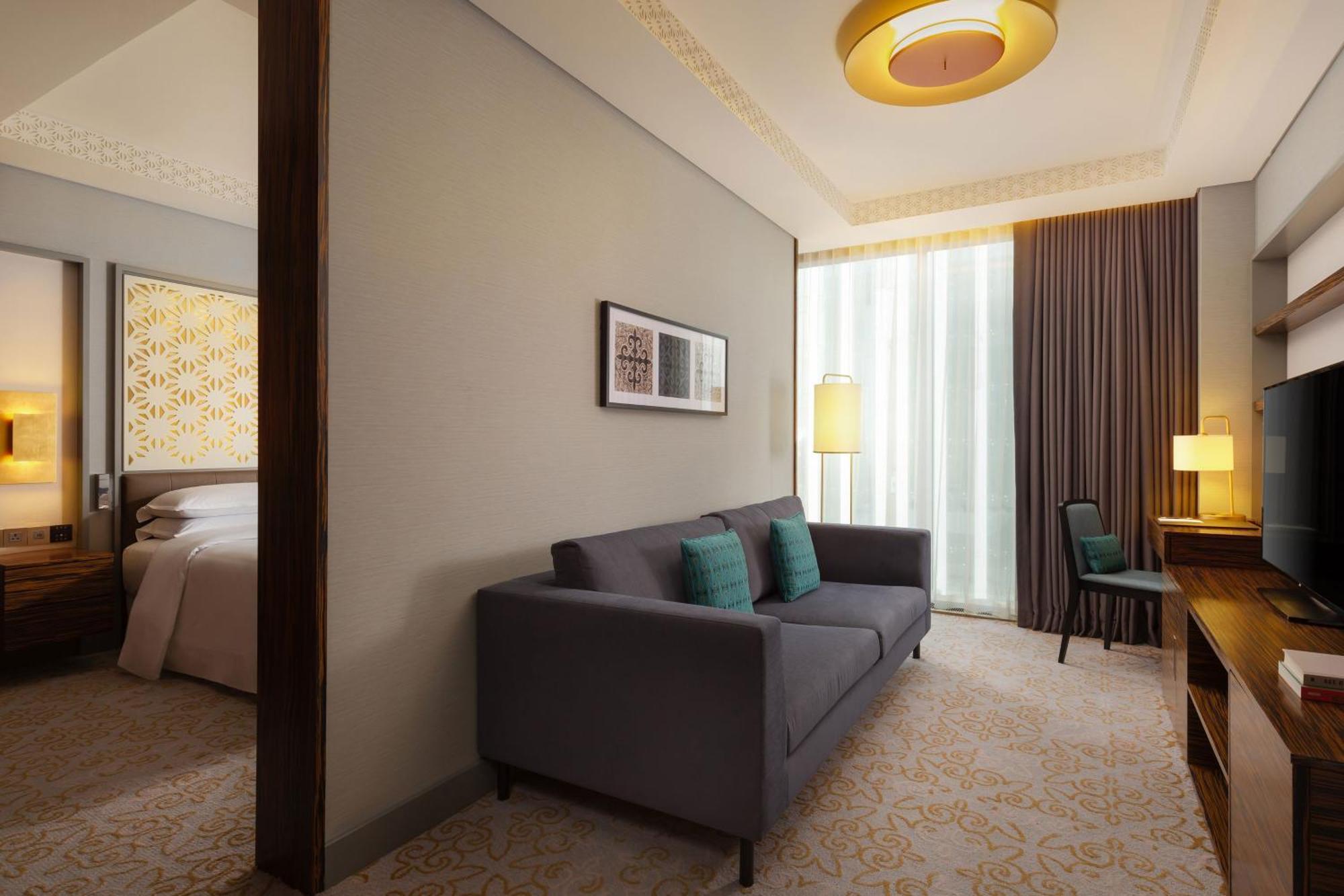 Sheraton Astana Hotel المظهر الخارجي الصورة A suite at the hotel